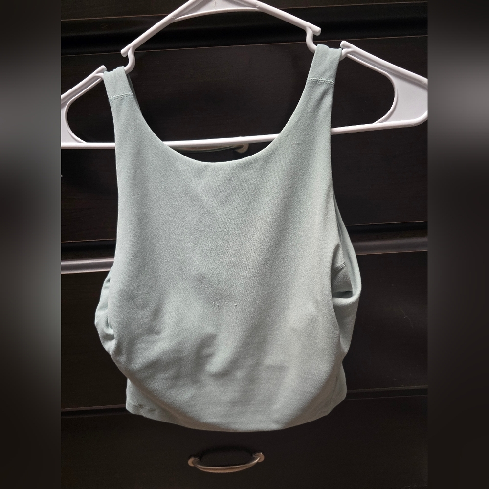 Lululemon size 8 top with built in bra